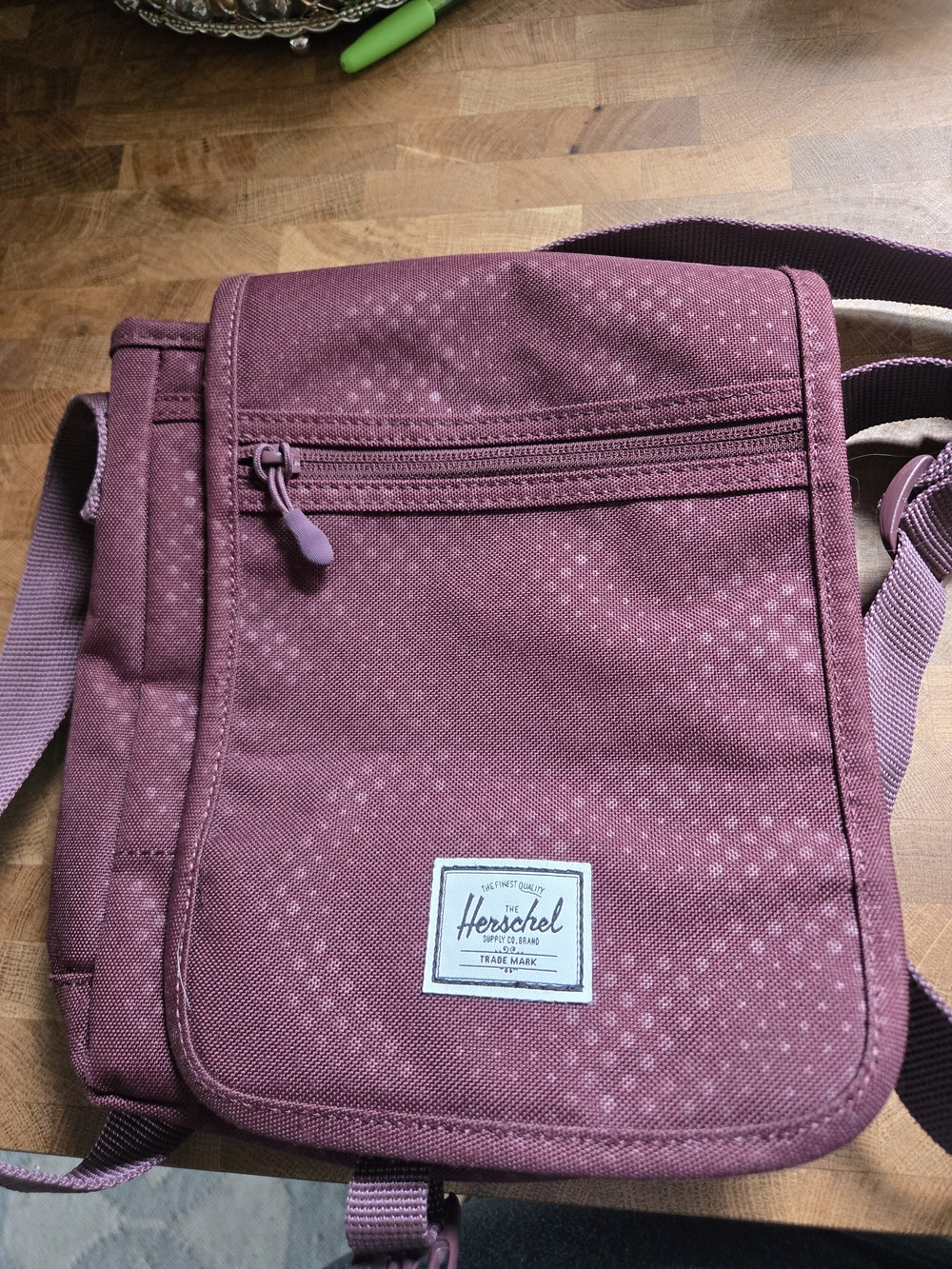 Herschel Supply Company Small Cross Body Bag in Dusty Plum
